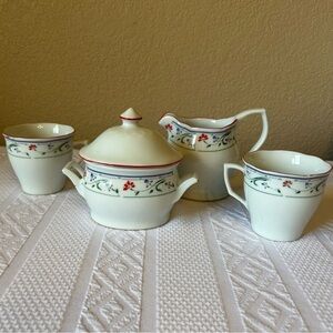 Vintage‎ Gibson Grace Cream and Sugar Set with Two Coffee Cups
